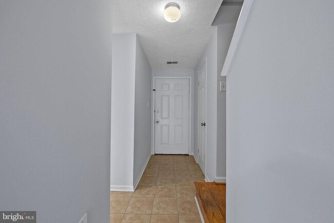 14288 Felty Pl in Woodbridge, VA - Foto de edificio - Building Photo