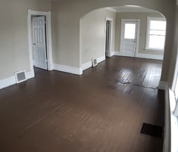 52 W 16th St in Holland, MI - Building Photo - Building Photo