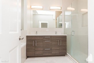 2248 W Irving Park Rd-Unit -PH-4 in Chicago, IL - Building Photo - Building Photo