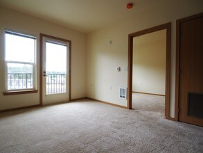 Estates at Hillside Gardens Affordable Sen... in Auburn, WA - Building Photo - Building Photo