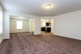 8112 Grove Berry Way in Indianapolis, IN - Building Photo - Building Photo