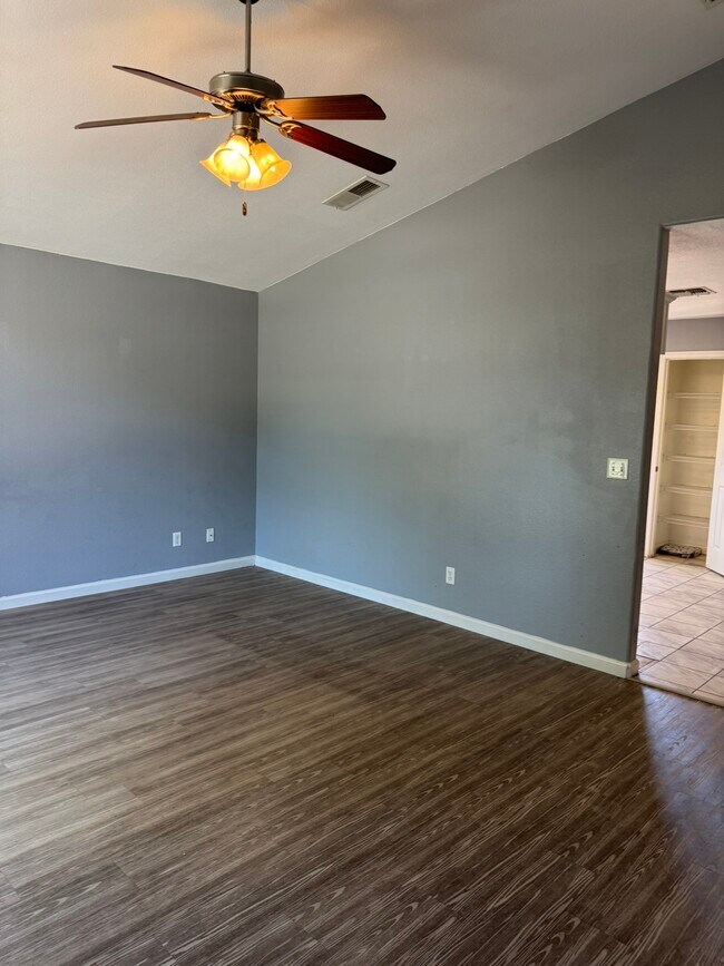 5619 E Pitt Ave in Fresno, CA - Building Photo - Building Photo