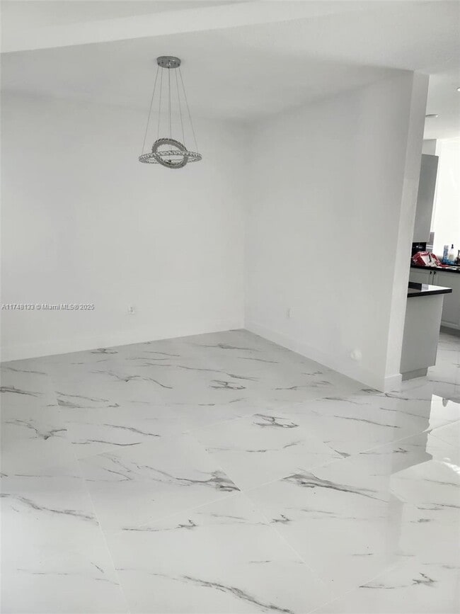8465 NW 108th Path in Doral, FL - Building Photo - Building Photo