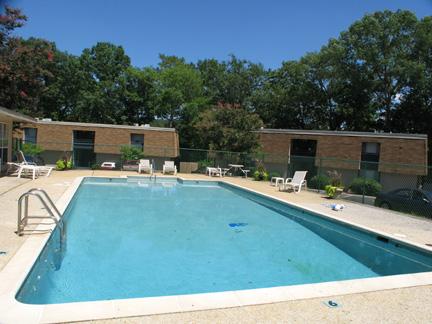 Vestawood Apartments in Vestavia, AL - Building Photo