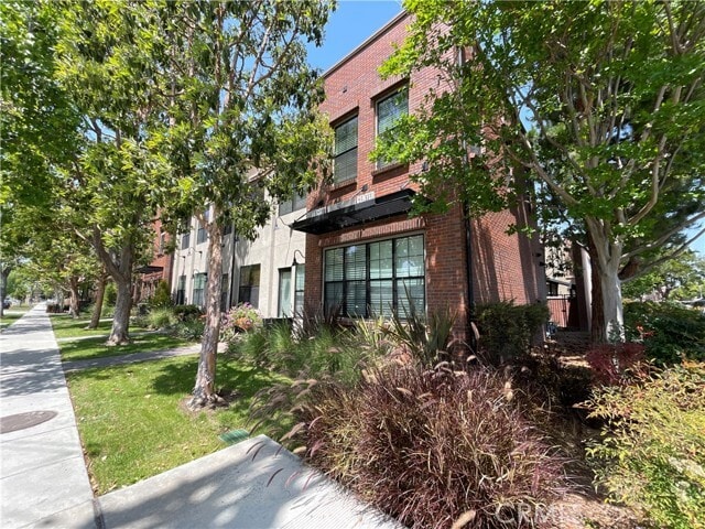 property at 501 W Maple Ave