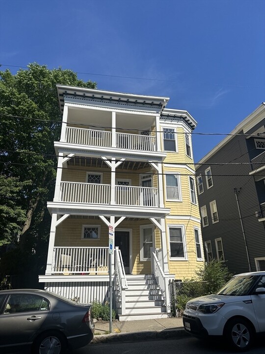 9 Newton St, Unit 2 in Cambridge, MA - Building Photo