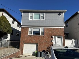 103 E 26th St in Bayonne, NJ - Building Photo