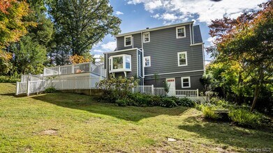162 N Rd in White Plains, NY - Building Photo - Building Photo