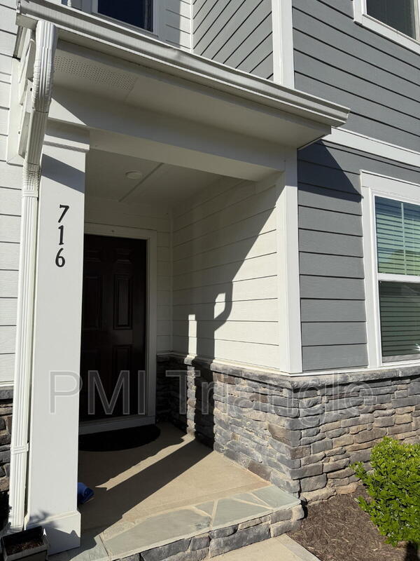 716 Cormiche Ln in Wake Forest, NC - Building Photo - Building Photo
