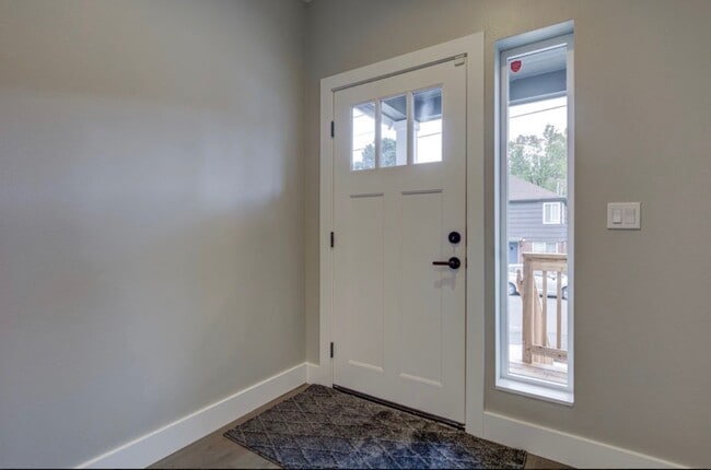 6045 NE Flanders St, Unit 6045 in Portland, OR - Building Photo - Building Photo
