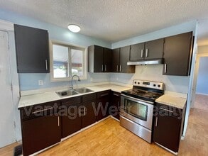 295 Rutland Rd N in Kelowna, BC - Building Photo - Building Photo