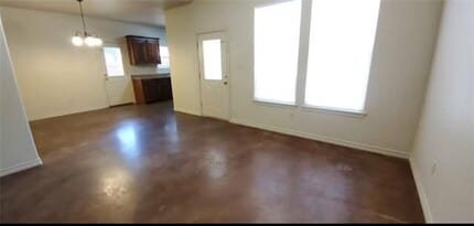 3705 Mandy Dr in Granbury, TX - Foto de edificio - Building Photo