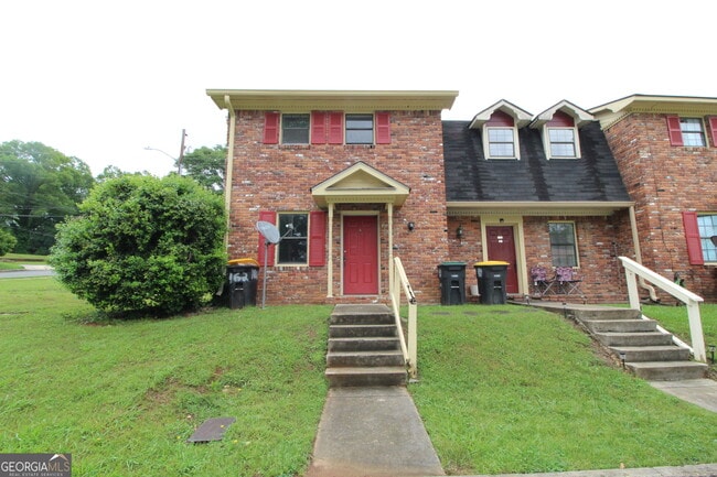 property at 162 E 11th St SE