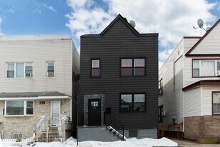 341 Lembeck Ave in Jersey City, NJ - Building Photo