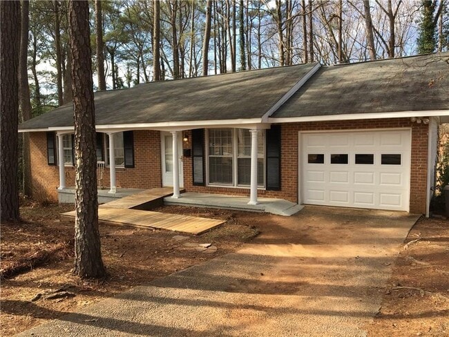 2548 Benson Poole Rd SE