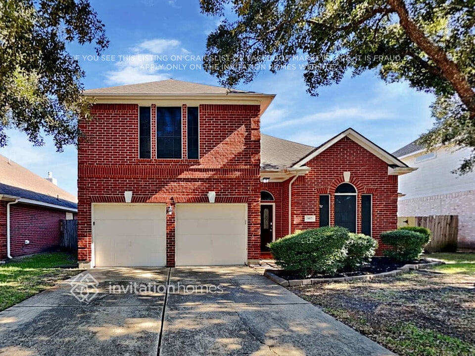 907 Portsmouth Dr in Pearland, TX - Foto de edificio