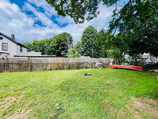 11 Putnam St in Meriden, CT - Building Photo - Building Photo