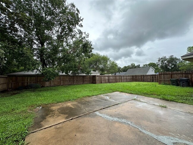 property at 1937 Arcadia Dr