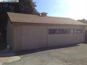 688 Grove Way in Hayward, CA - Foto de edificio - Building Photo