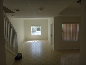4929 N Harbor Isles Dr in Fort Lauderdale, FL - Building Photo - Building Photo