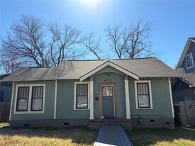 407 W 35th St in Austin, TX - Building Photo