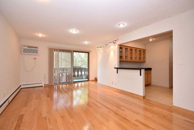 20 Parkside Ct, Unit 18 in Vernon Hills, IL - Building Photo - Building Photo
