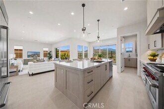 122 Mossvine in Irvine, CA - Building Photo - Building Photo