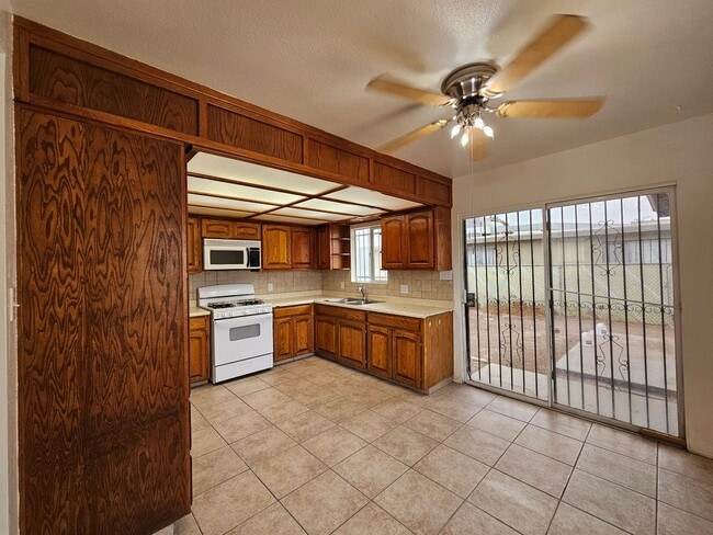 270 Maple Ave in El Centro, CA - Building Photo - Building Photo