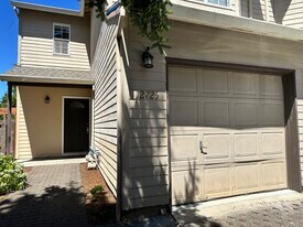 12727 SE Lydia Ct in Portland, OR - Building Photo