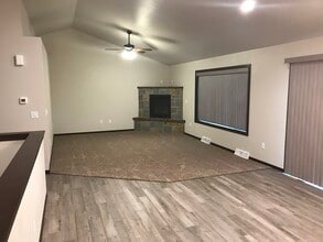 1490 Arctic Ct in Suamico, WI - Building Photo - Building Photo