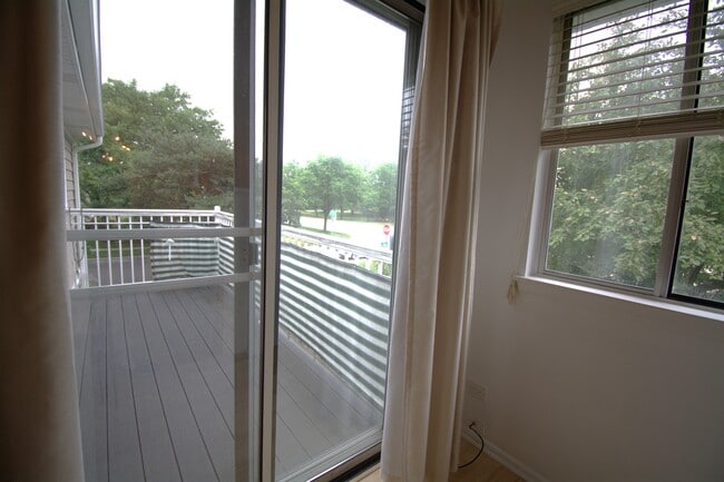 property at 607 Eastview Ct