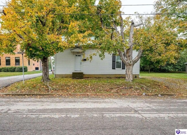 property at 203 W Warfield St