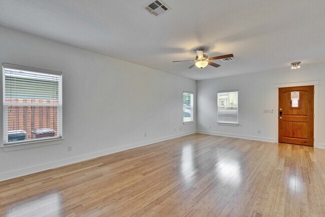 2902 E 13th St in Austin, TX - Building Photo - Building Photo
