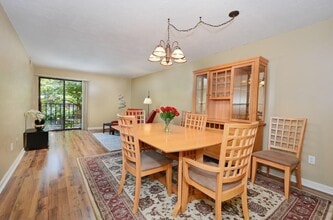 327 Plantation St, Unit 310 in Worcester, MA - Building Photo - Building Photo