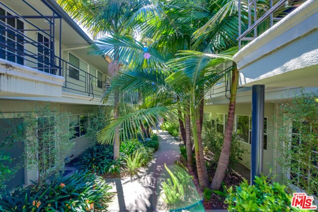 629 Idaho Ave-Unit -10 in Santa Monica, CA - Building Photo