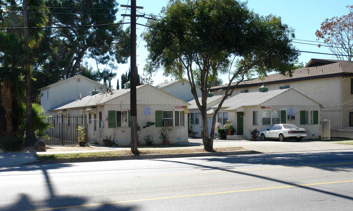 15138-15144 Victory Blvd in Van Nuys, CA - Building Photo