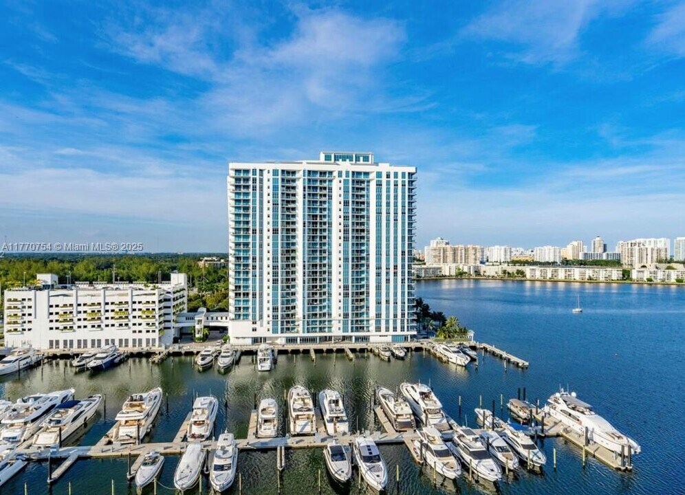 17111 Biscayne Blvd, Unit 1403 in Aventura, FL - Building Photo