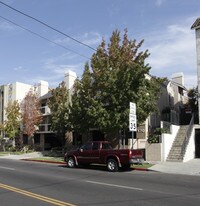 BEAUTIFUL REMODELED 1 AND 2 BEDROOM UNITS ... in Los Angeles, CA - Building Photo