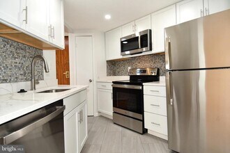 2725 Connecticut Ave NW in Washington, DC - Building Photo - Building Photo