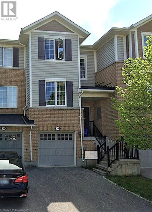 35 Hepworth Cres in Ancaster, ON - Building Photo