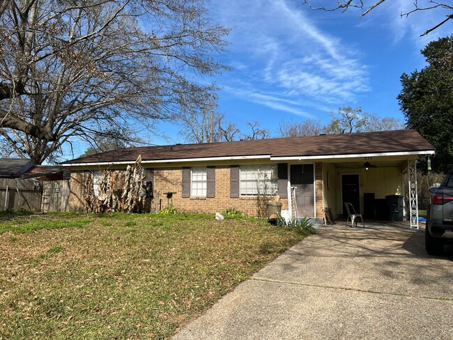 property at 854 Fairlawn Dr