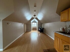 69 ROAD, Unit 3 in Queens, NY - Building Photo