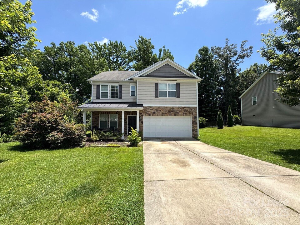 6532 Fieldstone Manor Dr in Matthews, NC - Building Photo