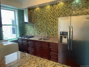 221 Bedford Ave in Bellmore, NY - Building Photo - Building Photo
