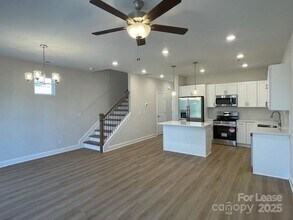 8611 McClure Cir in Charlotte, NC - Building Photo - Building Photo