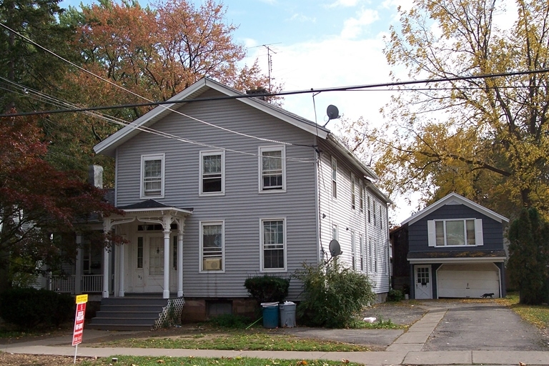 182 Genesee St in Lockport, NY - Building Photo