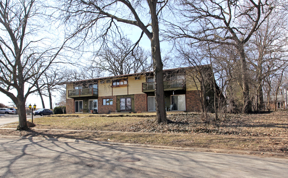 2183 Vernon Dr in Elgin, IL - Building Photo