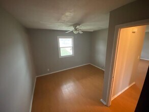 210 S Keystone Cir in Muncie, IN - Building Photo - Building Photo