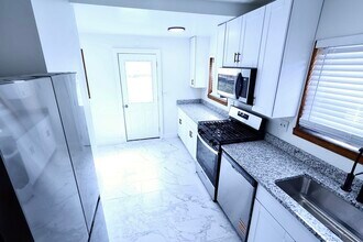 450 Stanton Ave in Akron, OH - Building Photo - Building Photo