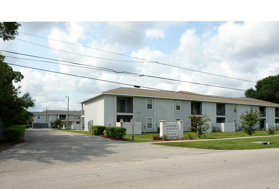 Sandpebble Apartments in St. Petersburg, FL - Building Photo